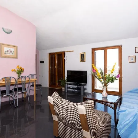 In Old Town, Two & One Appartement Split